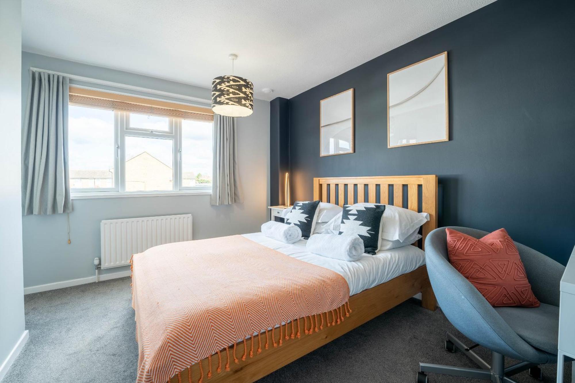 Gatwick Place - 4 Bed 2 Bath Self Contained House With Private Garden Horley Kültér fotó