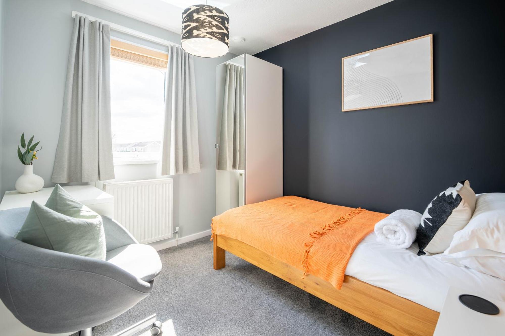 Gatwick Place - 4 Bed 2 Bath Self Contained House With Private Garden Horley Kültér fotó