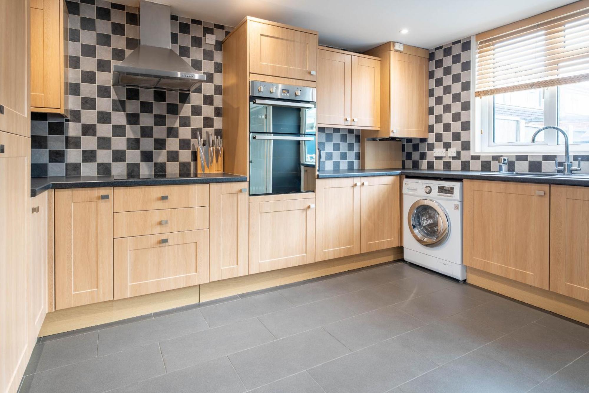Gatwick Place - 4 Bed 2 Bath Self Contained House With Private Garden Horley Kültér fotó